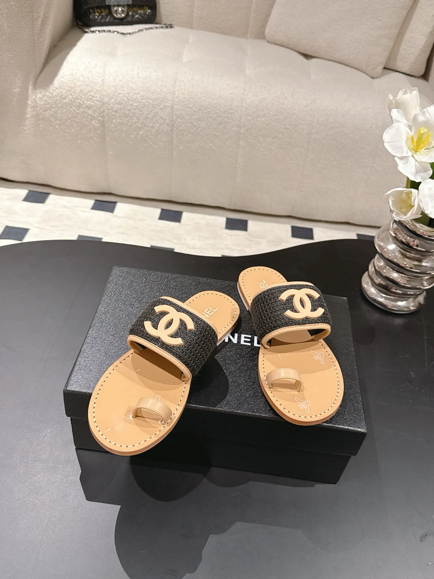 Шлепанцы Женские Chanel 13108892