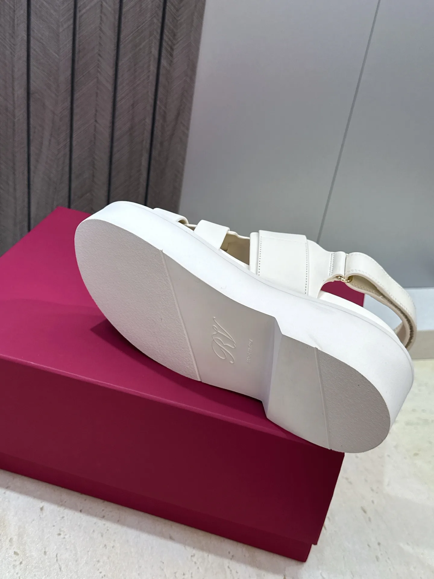Босоножки Женские Roger Vivier 16910348