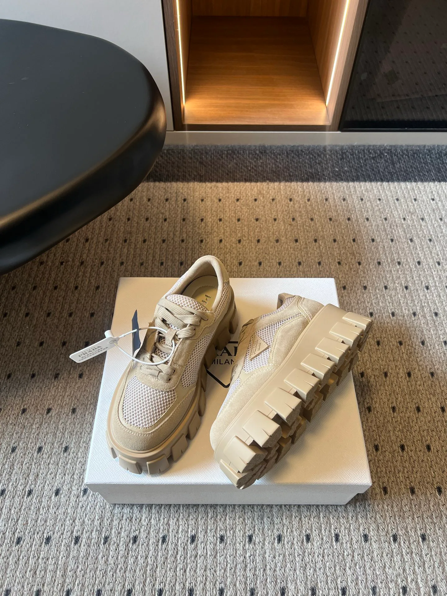 Кроссовки Женские Prada 17961571