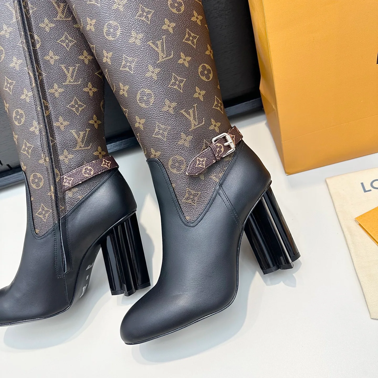 Сапоги Женские Louis Vuitton 19301560