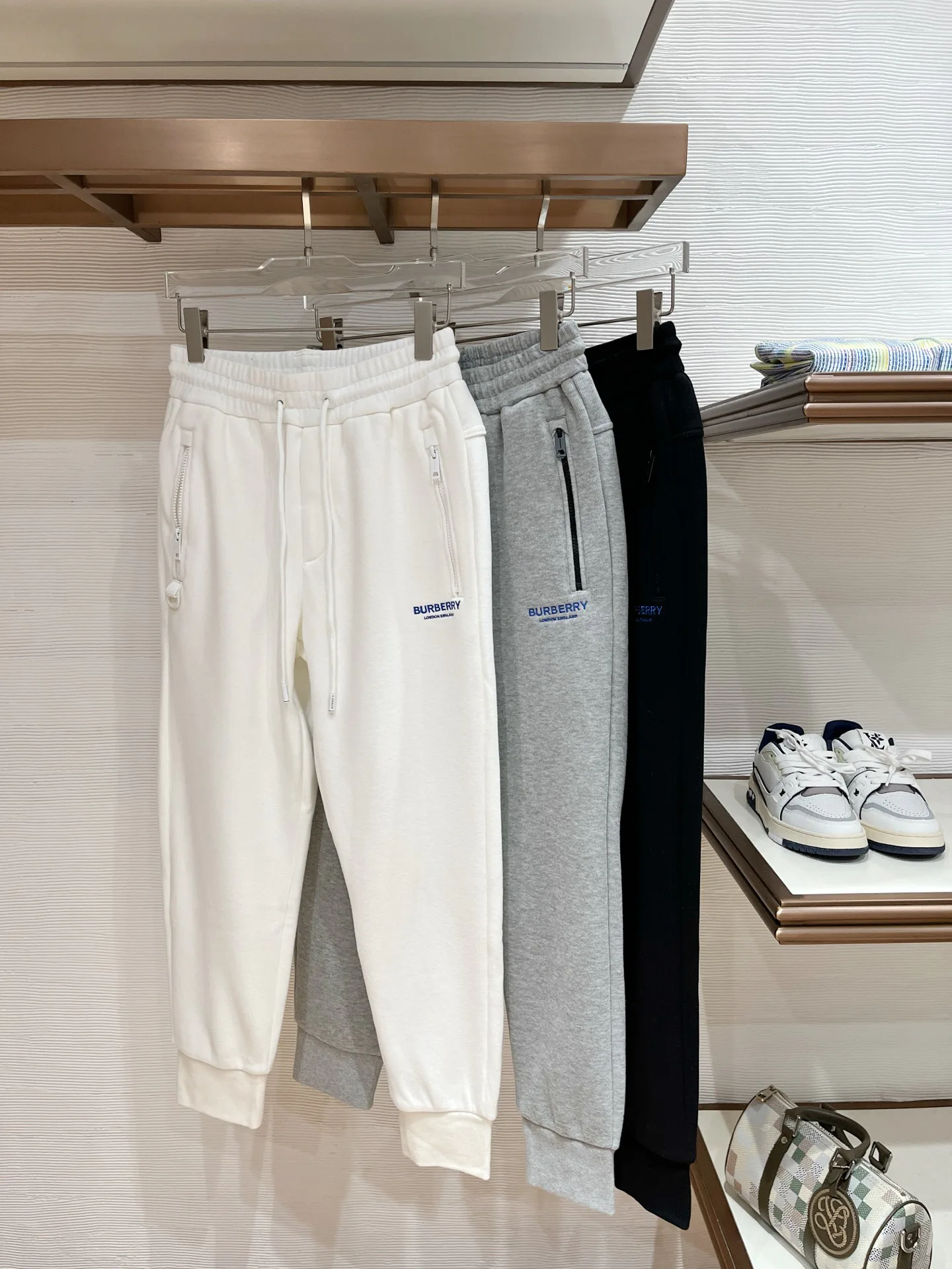 Брюки Мужские Burberry 250365