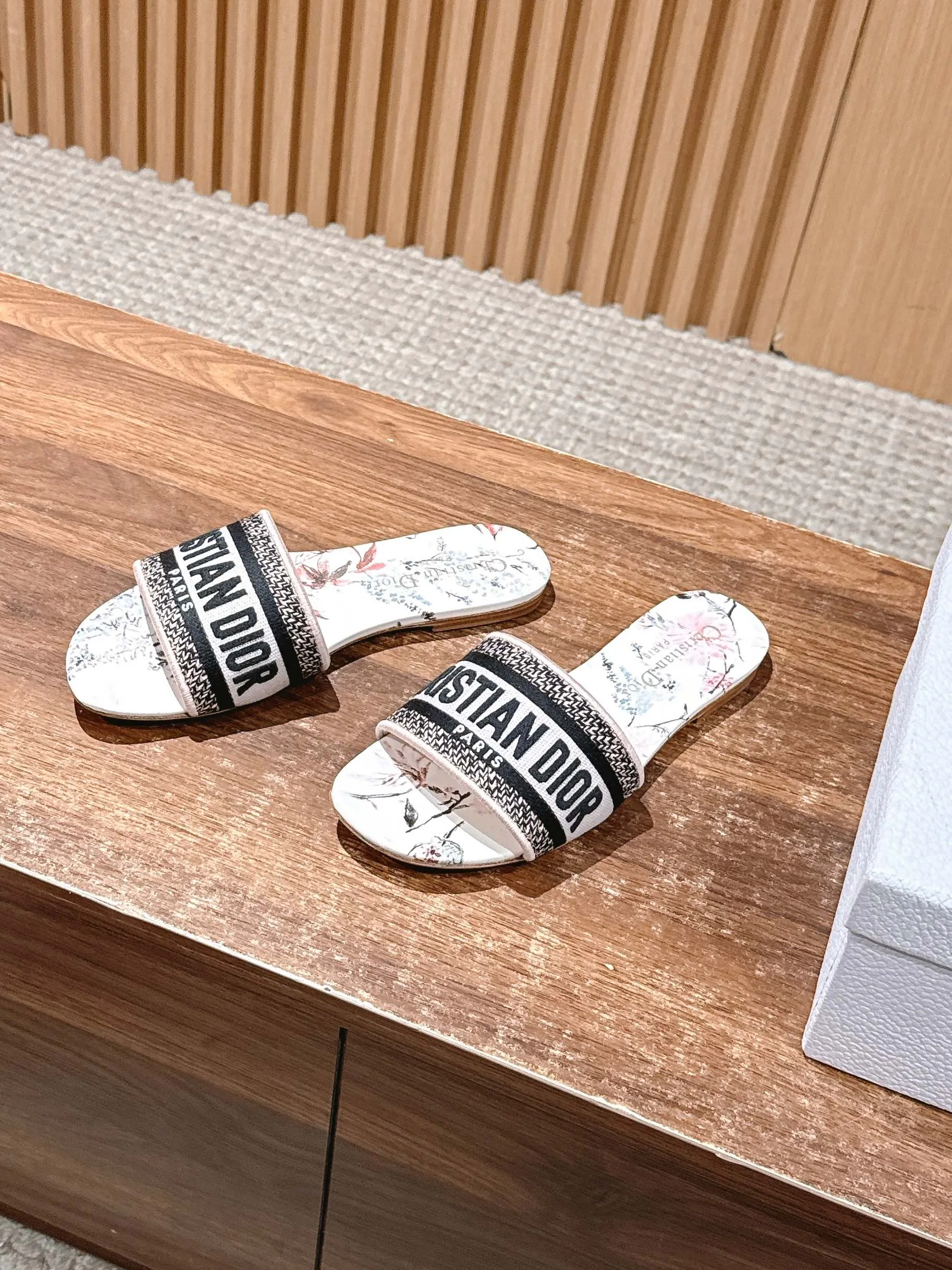 Шлепанцы Женские Christian Dior 11599945