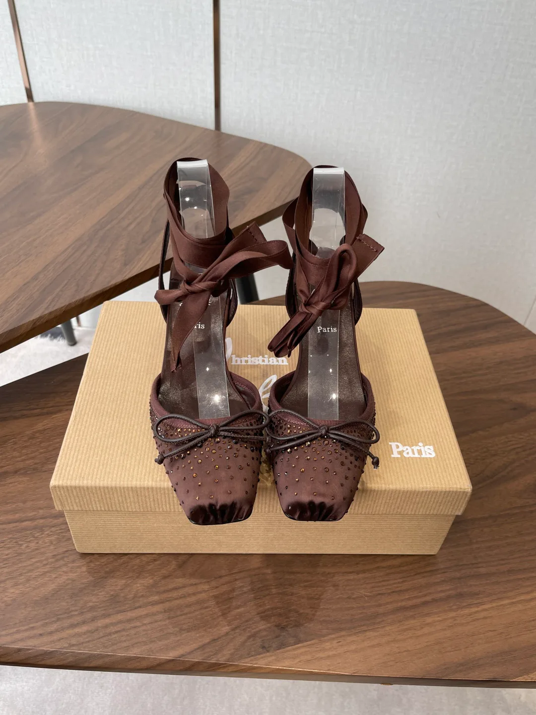 Босоножки Женские Christian Louboutin 11966289