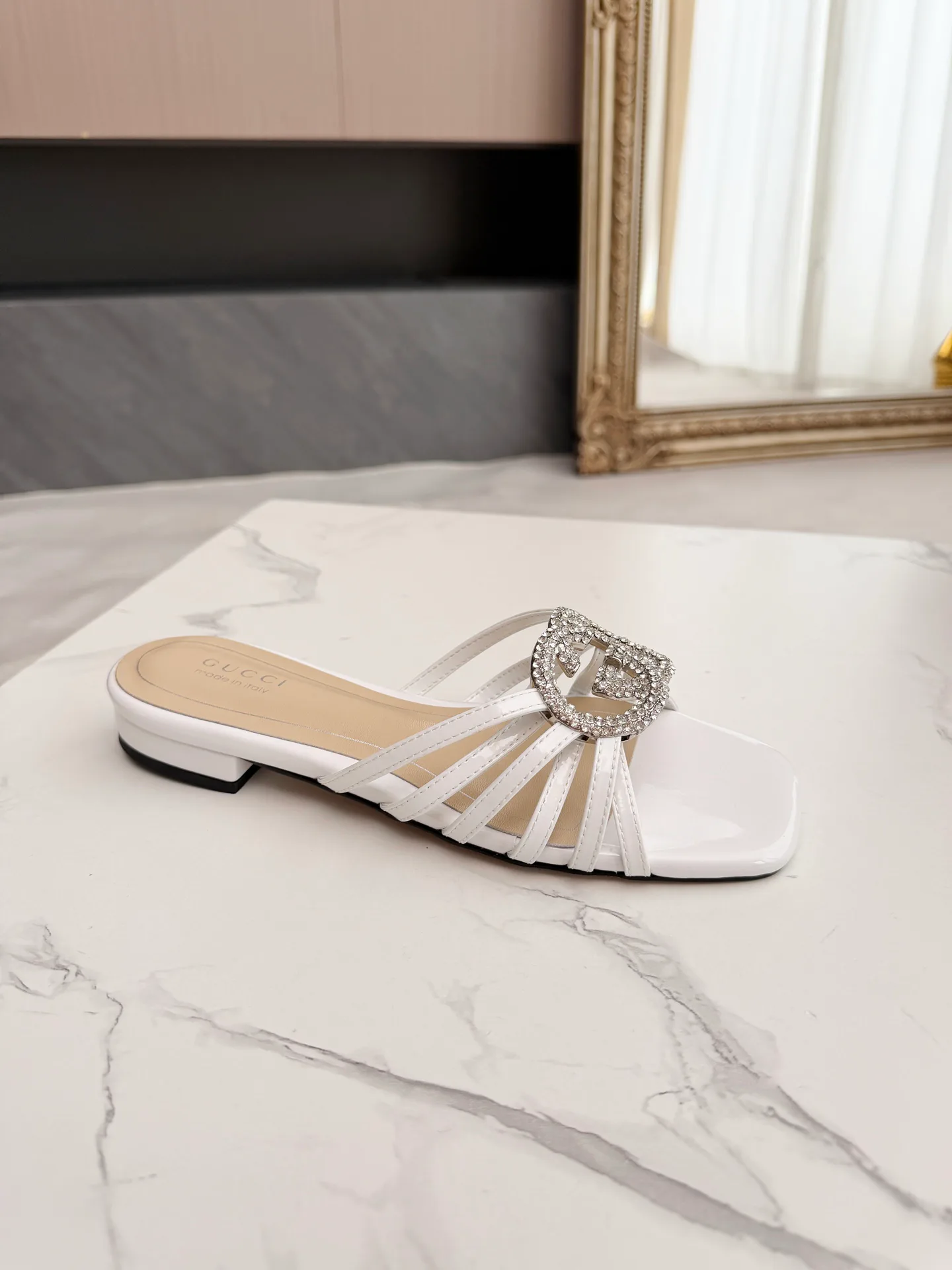 Шлепанцы Женские Gucci 556088