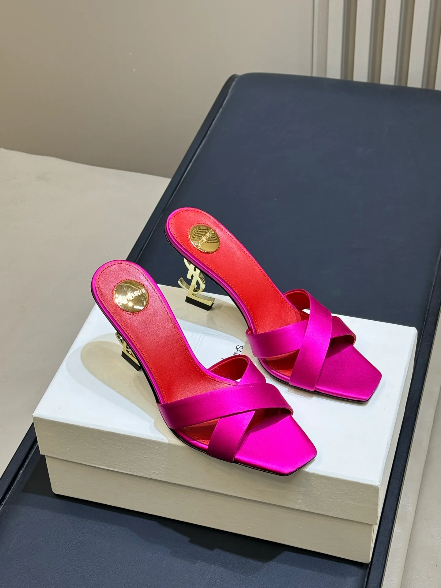 Босоножки Женские Saint Laurent 3891382