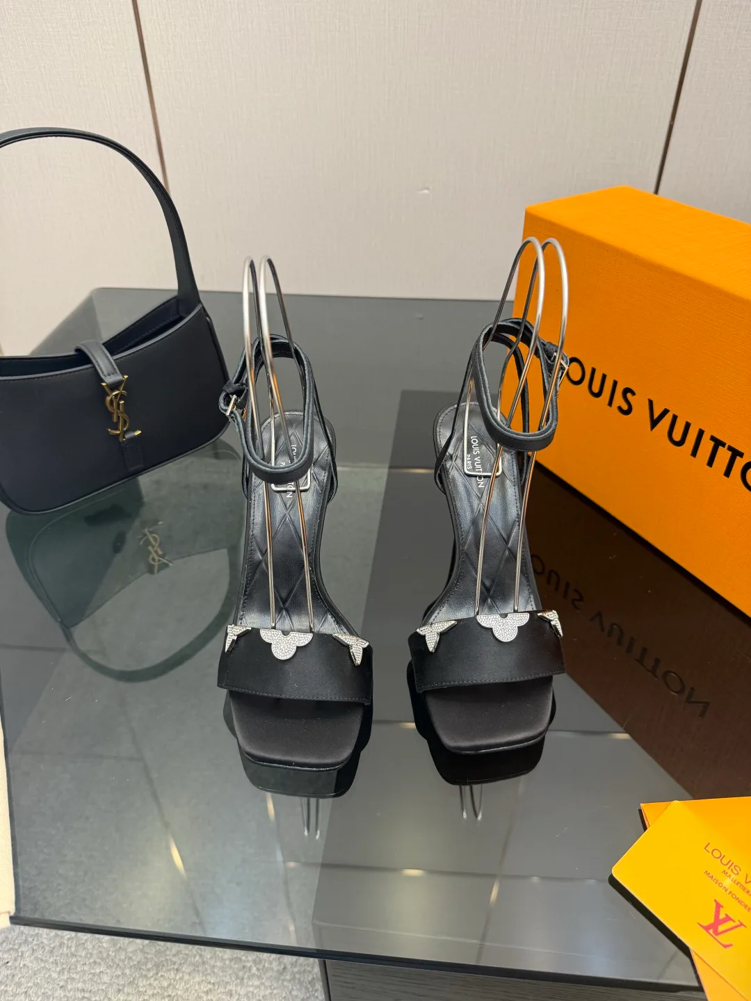 Босоножки Женские Louis Vuitton 5052035