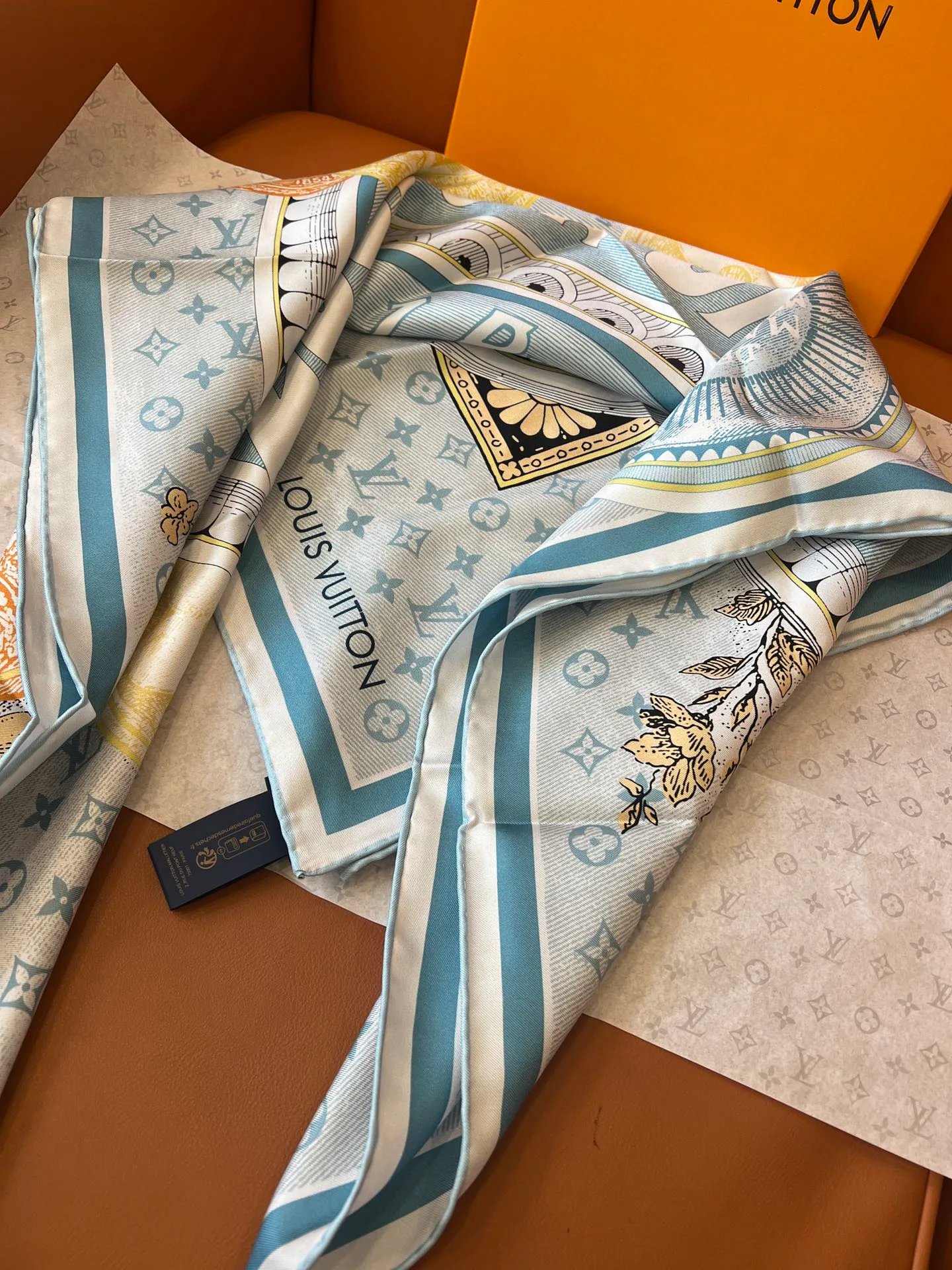 Шарфы Louis Vuitton 7210