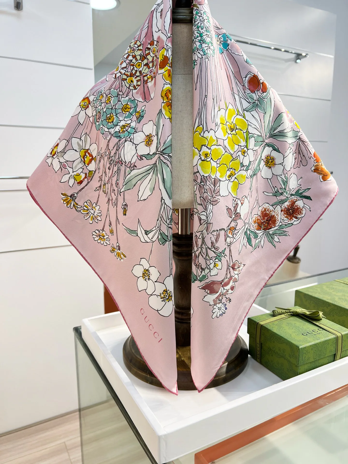 Платки Gucci 878509