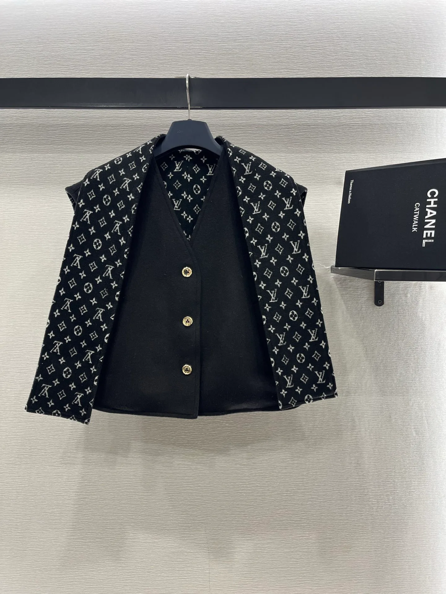 Жилеты Женские Louis Vuitton 1512424
