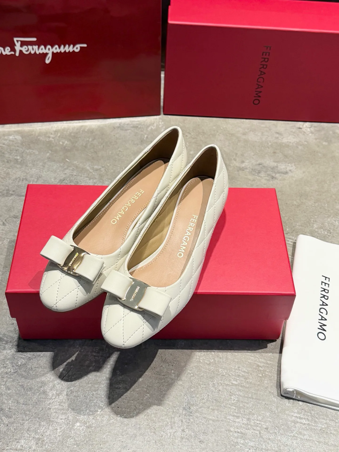 Туфли Женские Salvatore Ferragamo 17897975