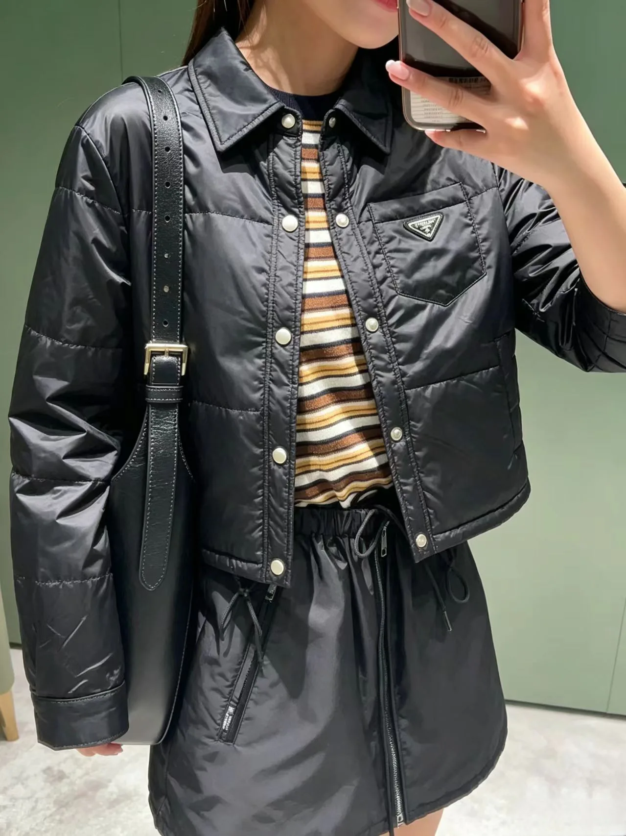 Куртки И Пуховики Женские Prada 18677388