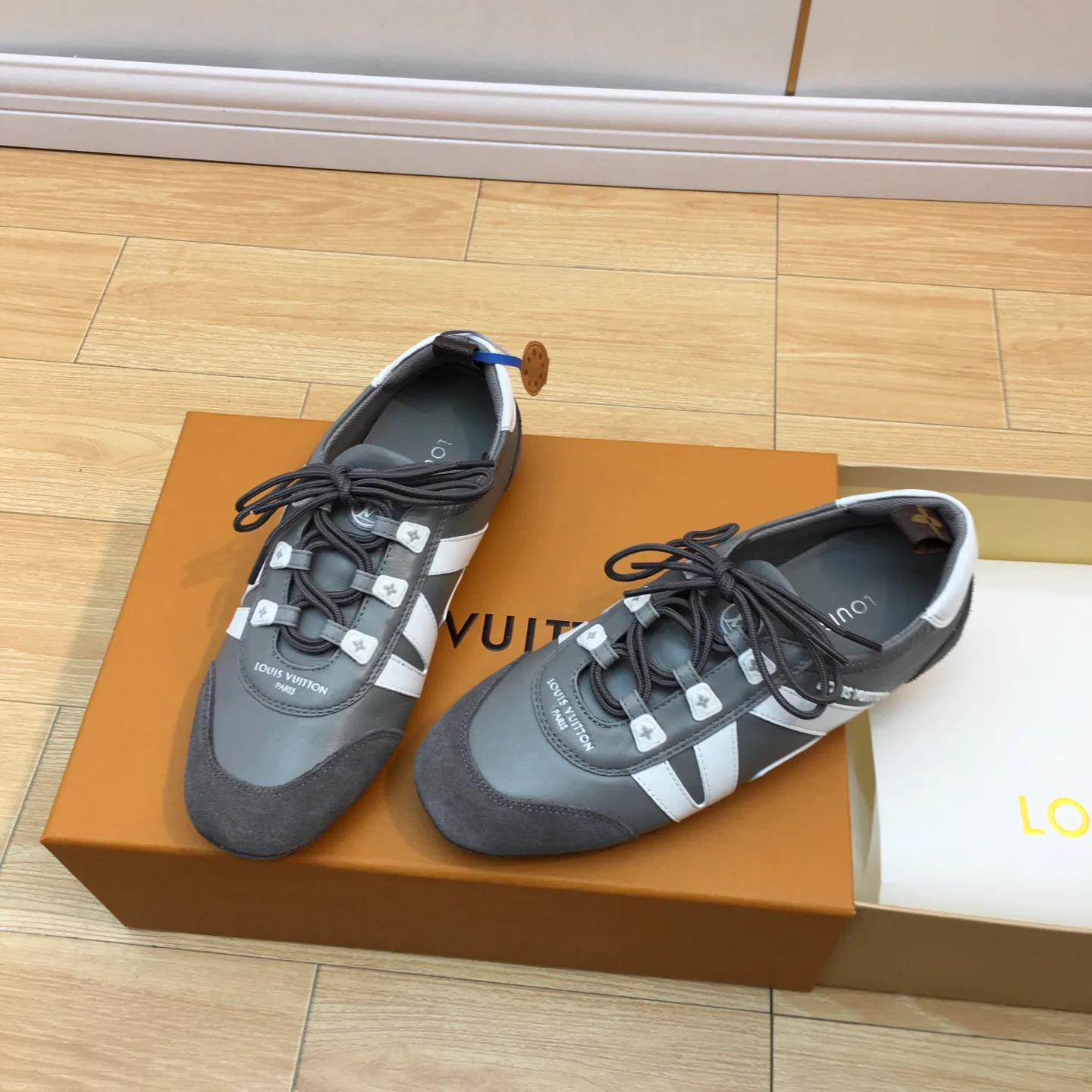 Кроссовки Женские Louis Vuitton 1590938
