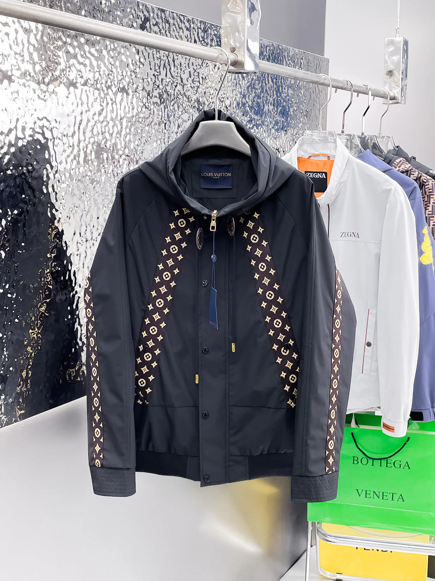 Куртки И Пуховики Мужские Louis Vuitton 9352353