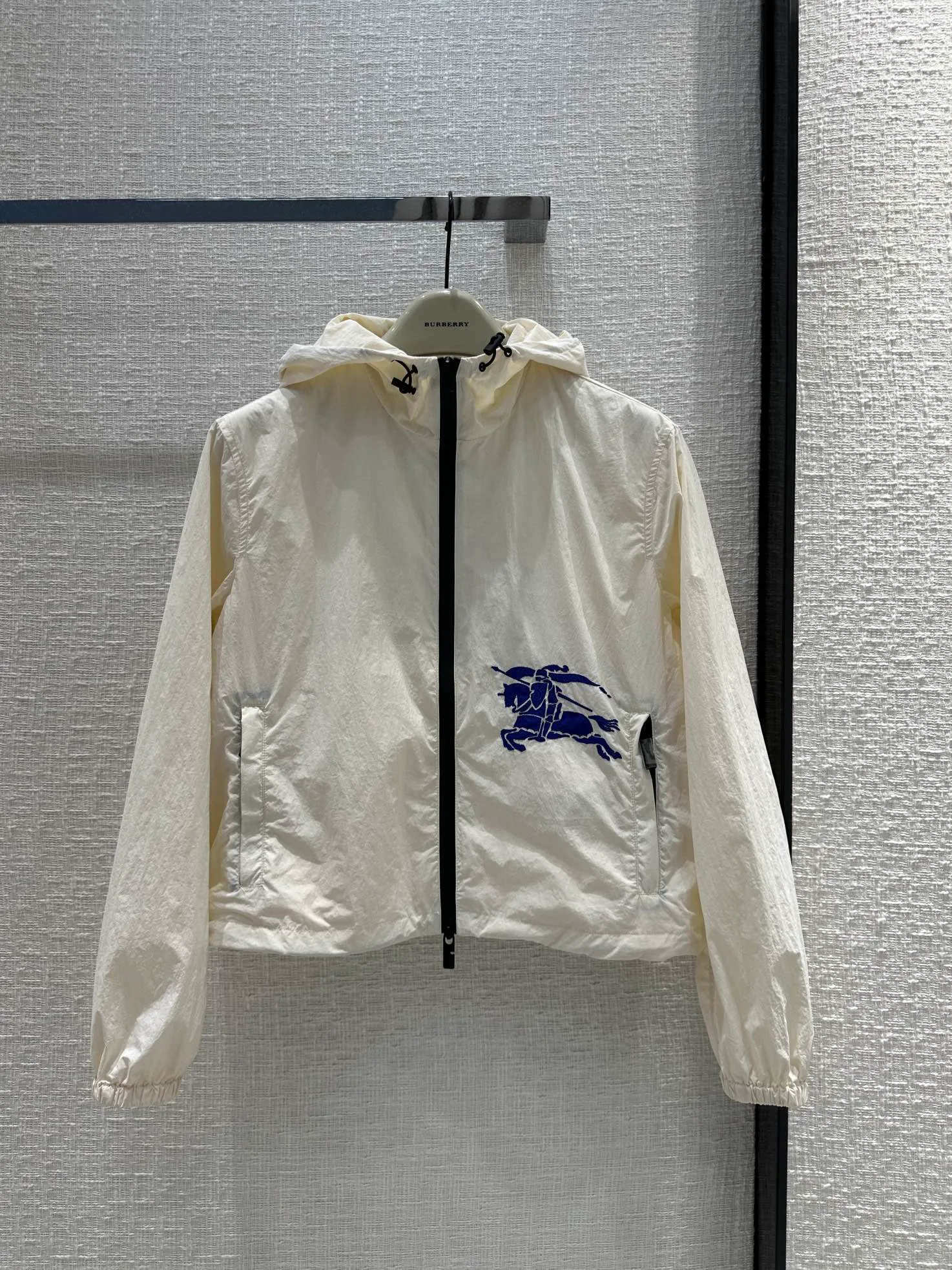 Куртки И Пуховики Женские Burberry 17122319