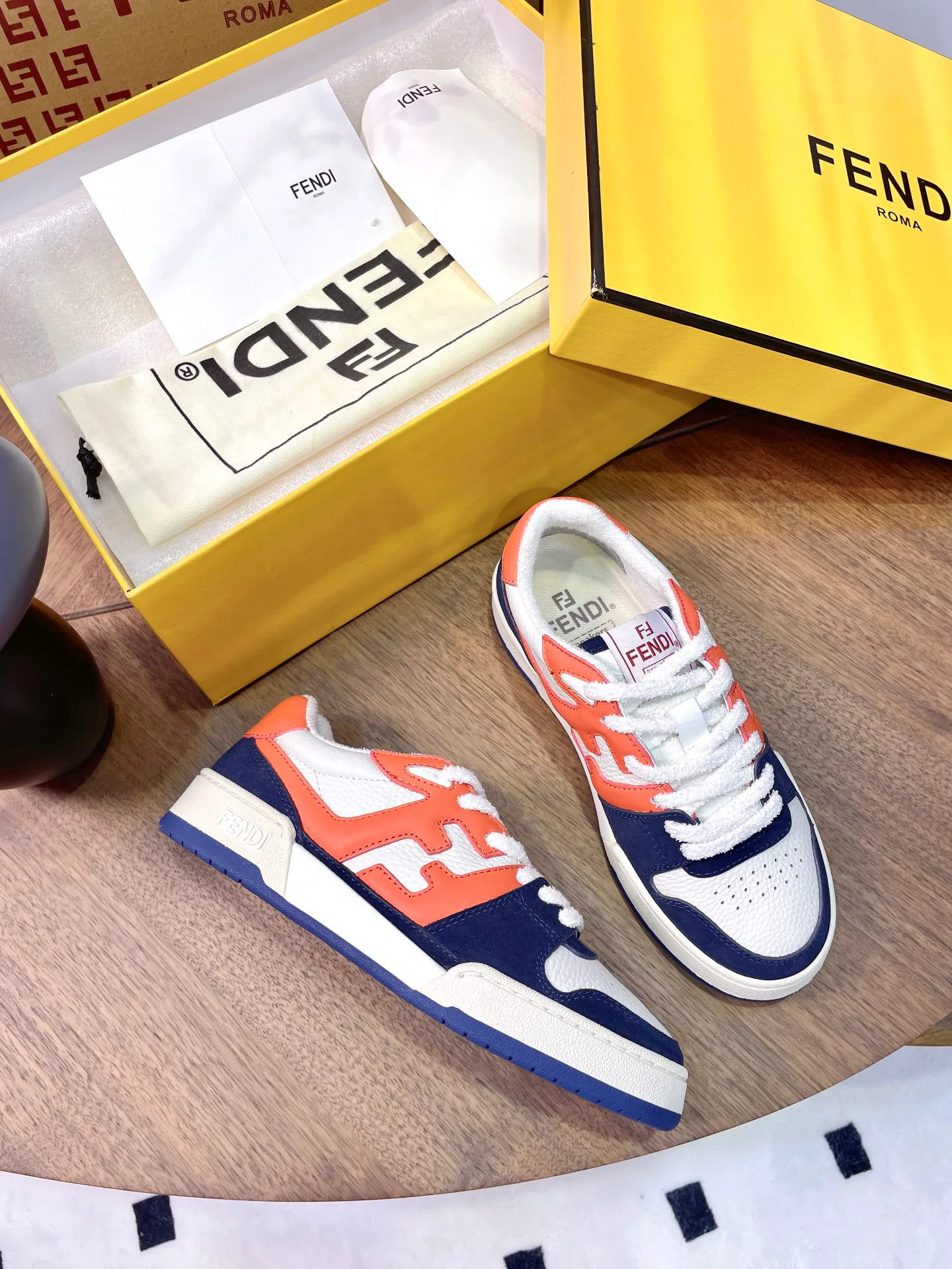 Кроссовки Женские Fendi 17957375