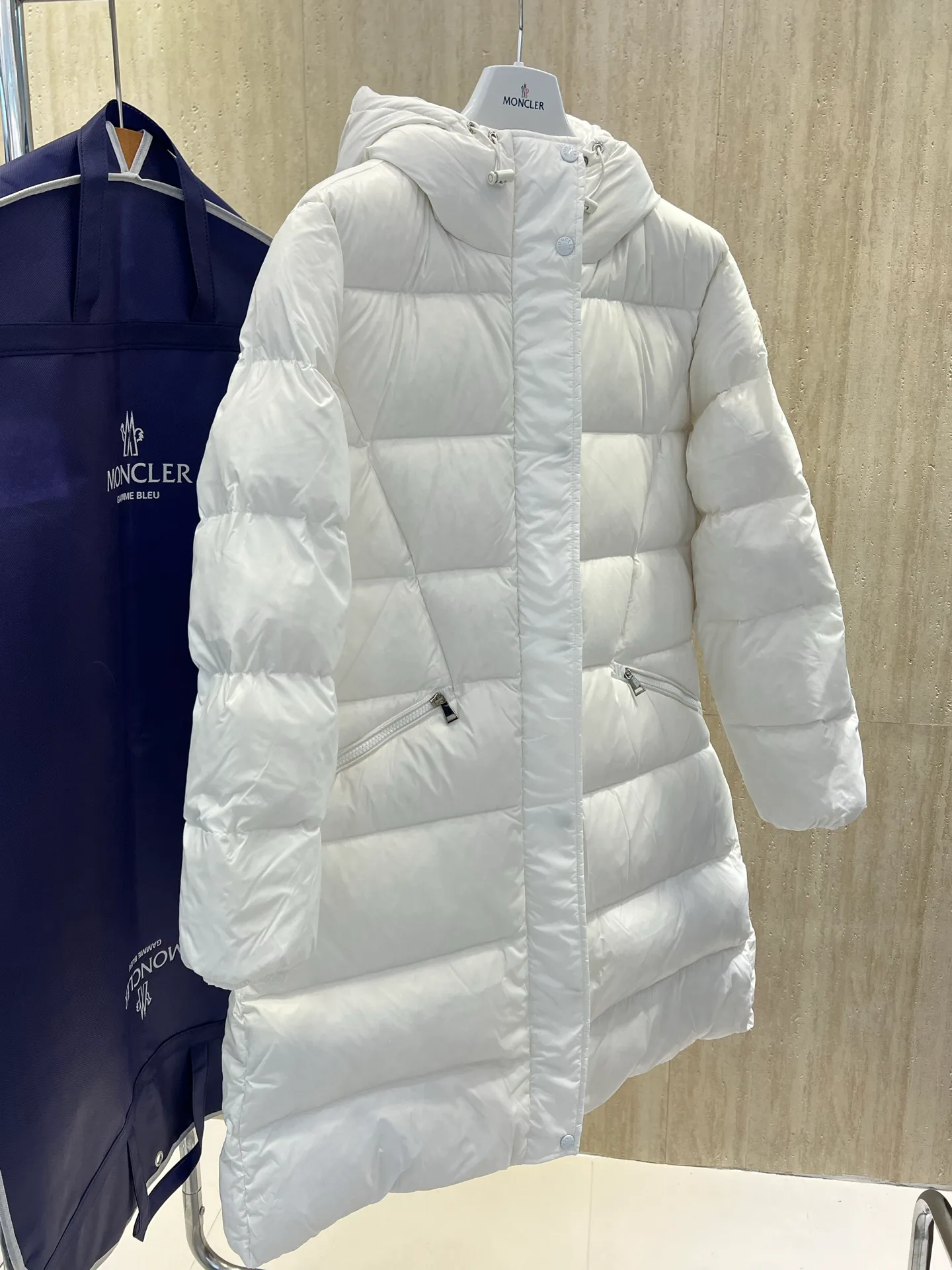 Куртки И Пуховики Женские Moncler 18723443