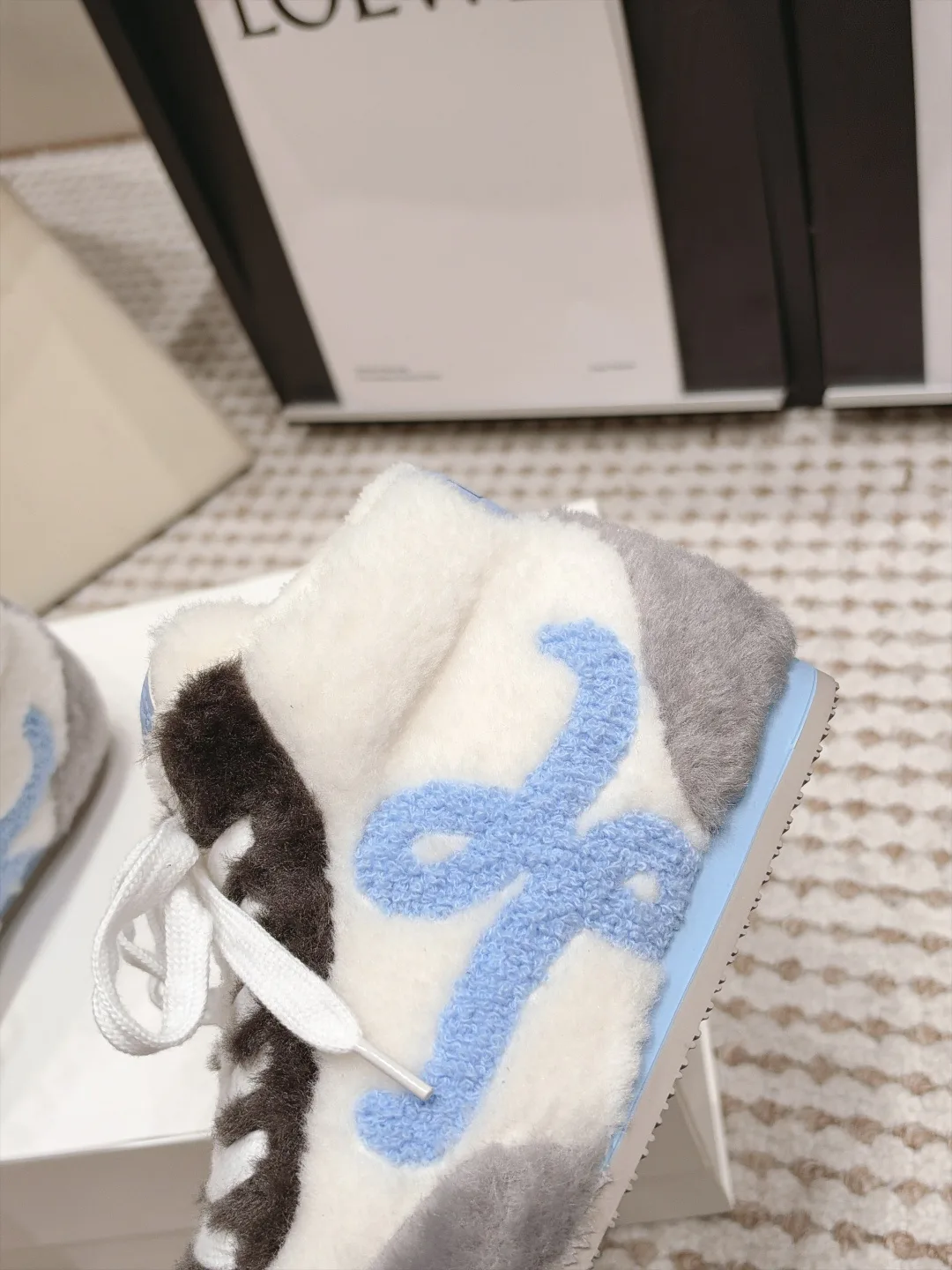 Кроссовки Женские Loewe 19510759