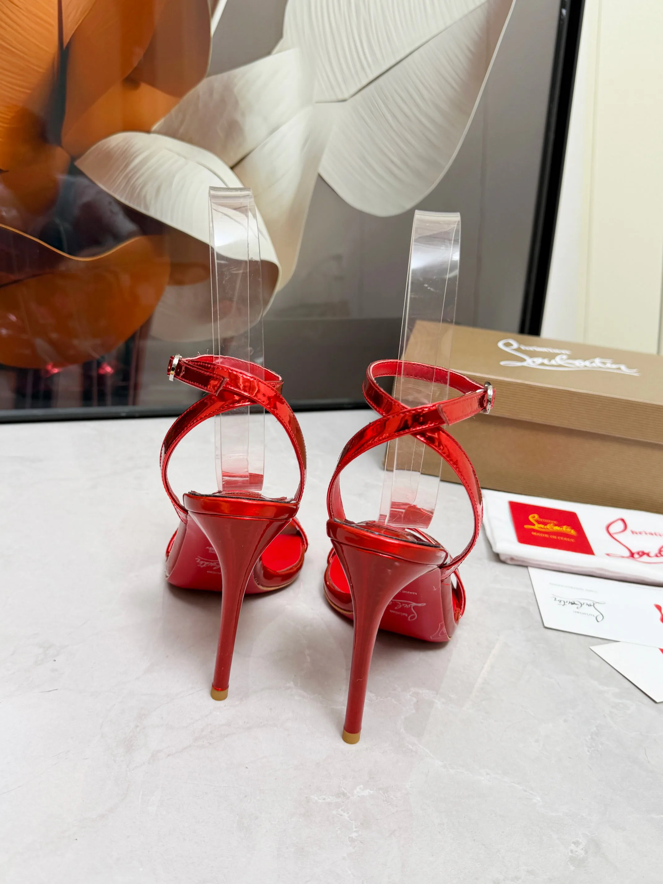 Босоножки Женские Christian Louboutin 18739804