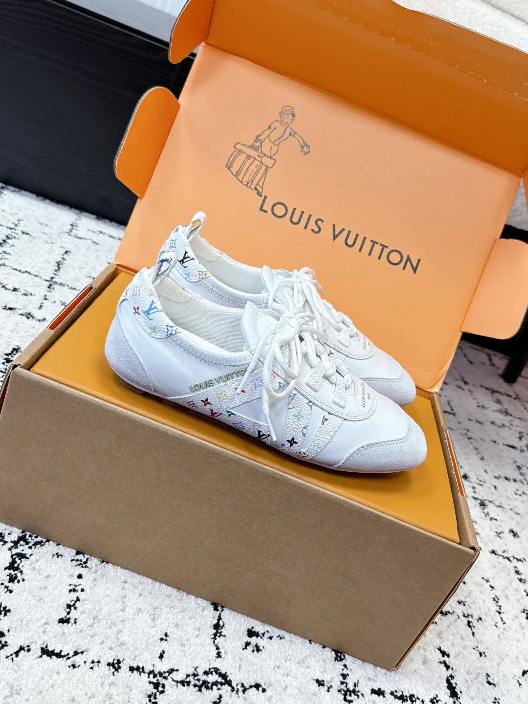 Кроссовки Женские Louis Vuitton 2471115