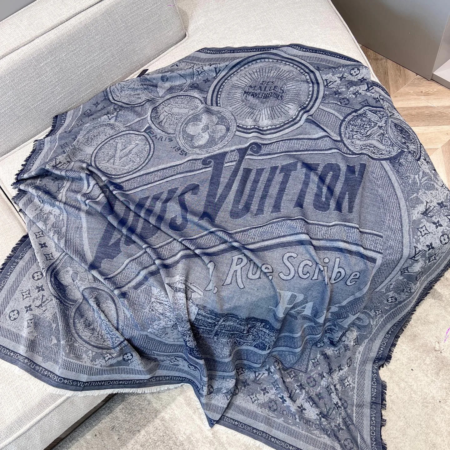 Шарфы Louis Vuitton 463717