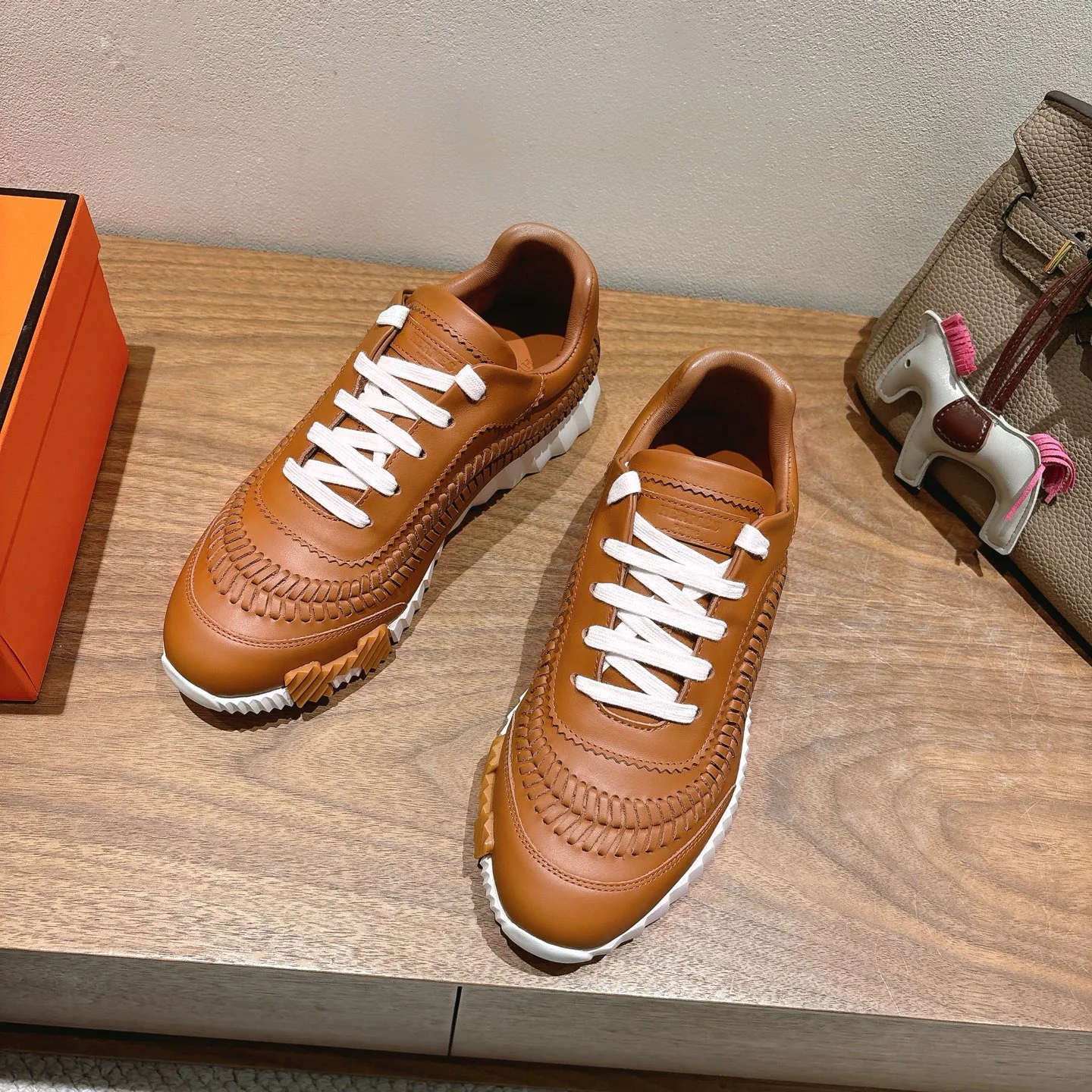 Кроссовки Женские Hermes 18729811