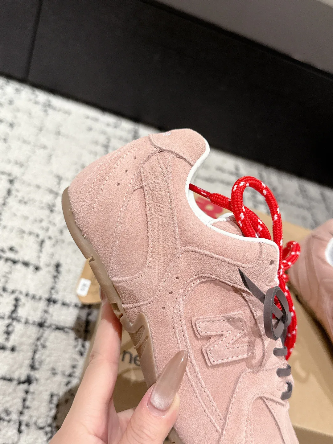 Кроссовки Женские Miu Miu 18409630