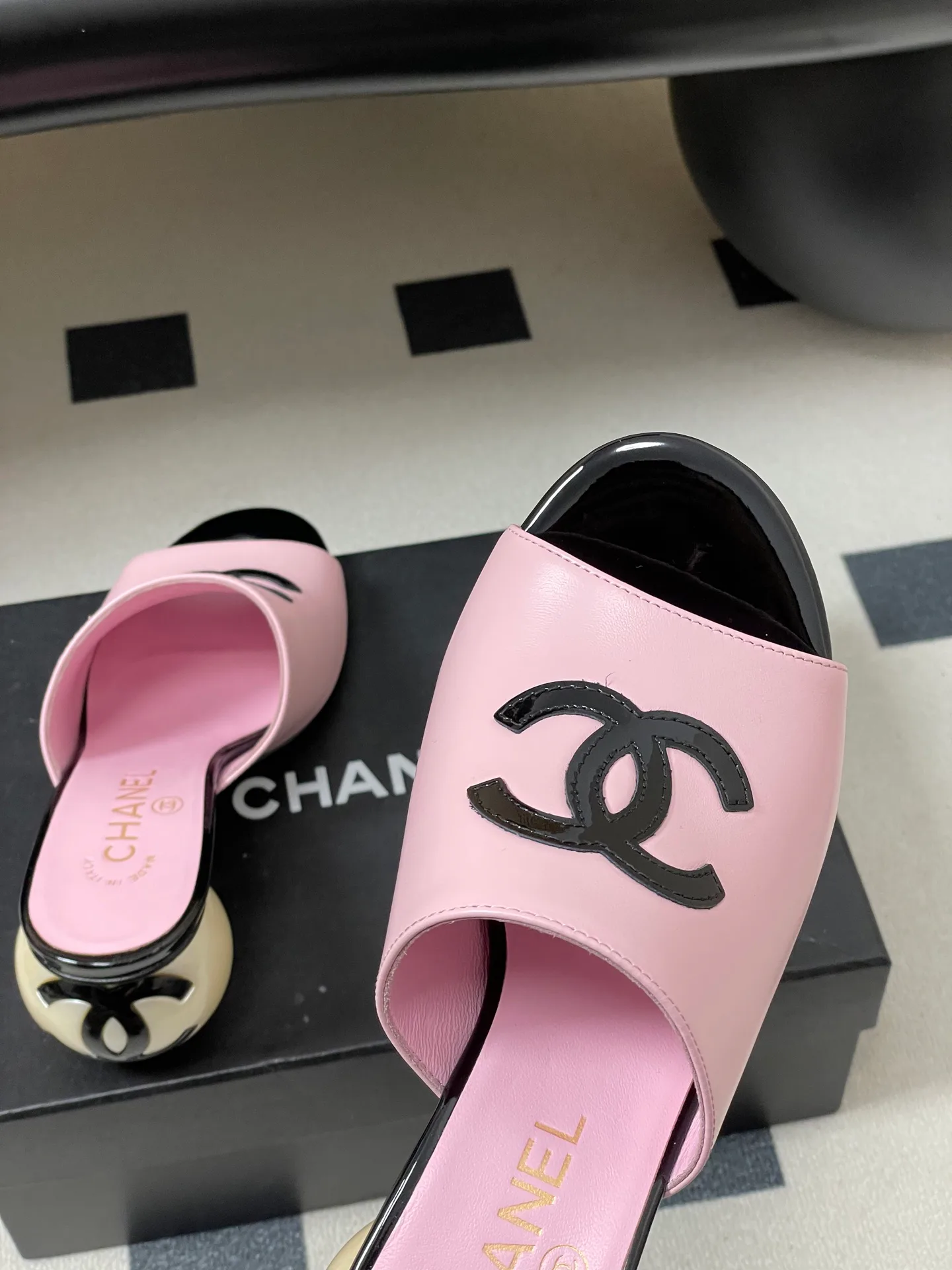 Босоножки Женские Chanel 10993914