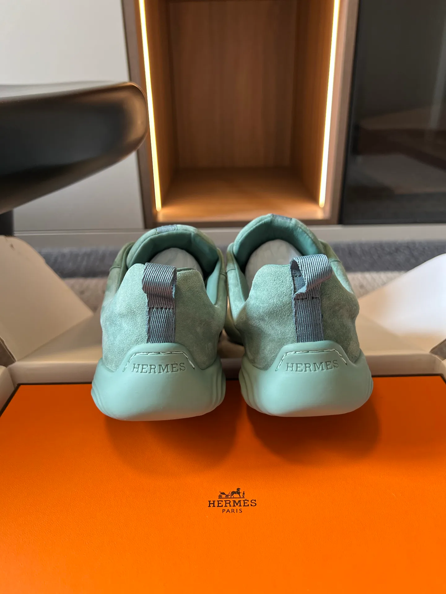 Кроссовки Женские Hermes 17625154