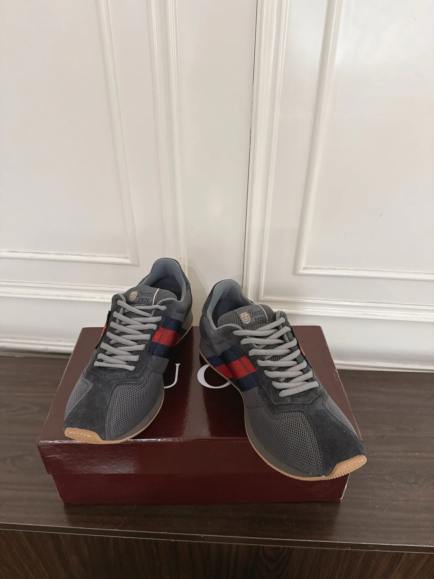 Кроссовки Женские Gucci 17946892