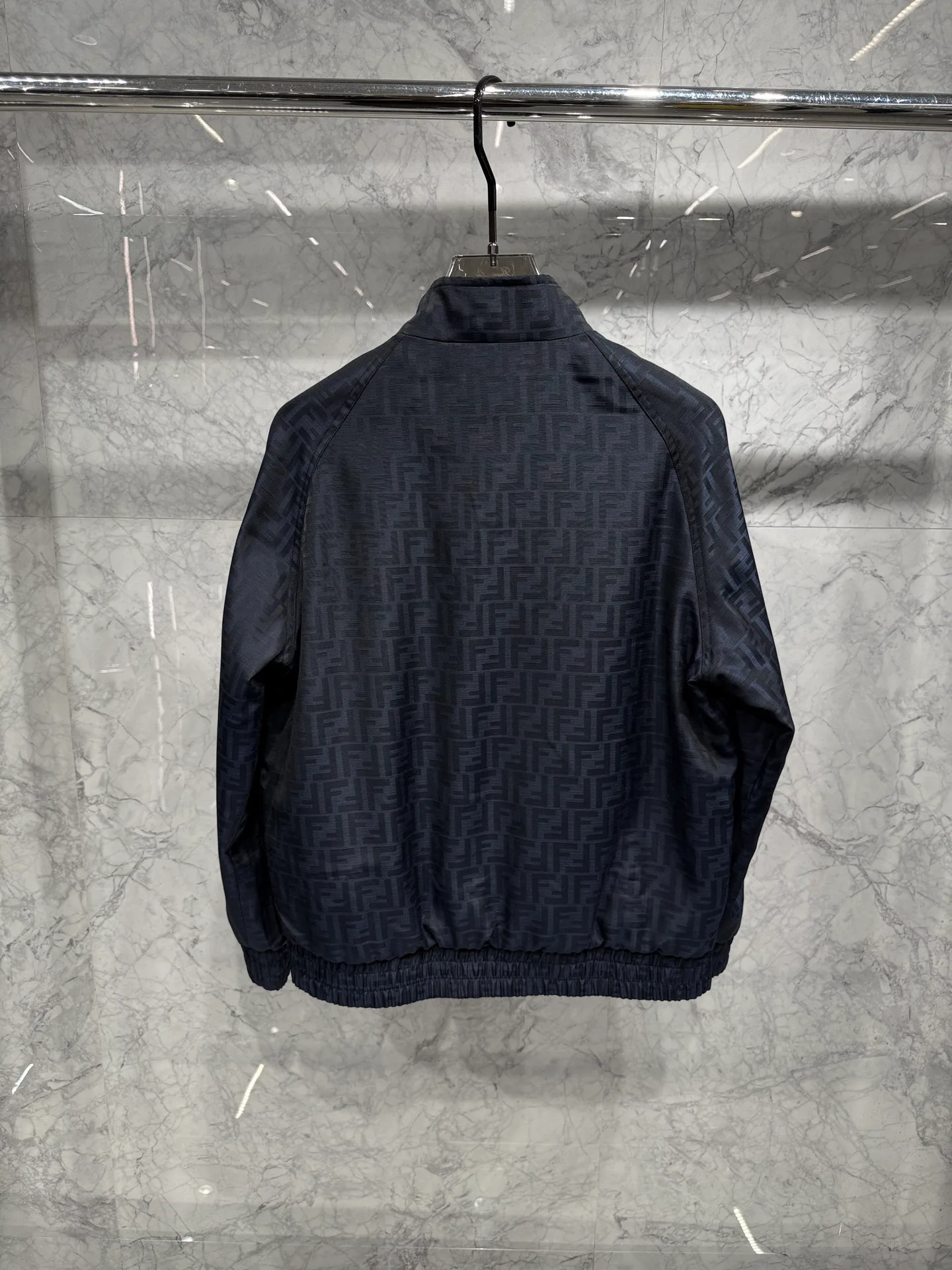 Куртки И Пуховики Женские Fendi 18462505