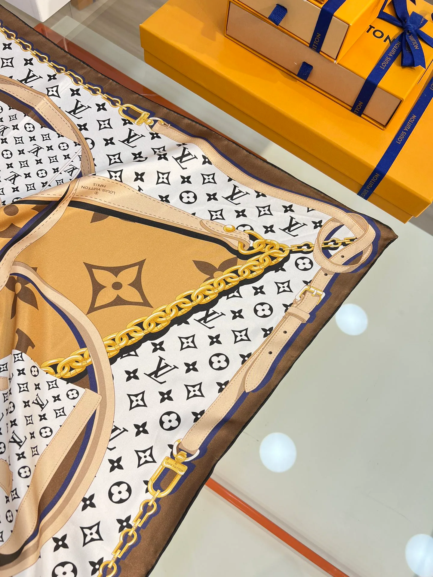 Шарфы Louis Vuitton 16232