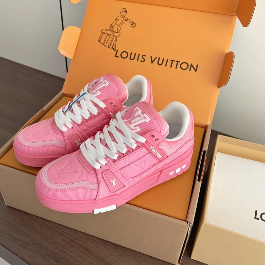 Кроссовки Женские Louis Vuitton 18625676