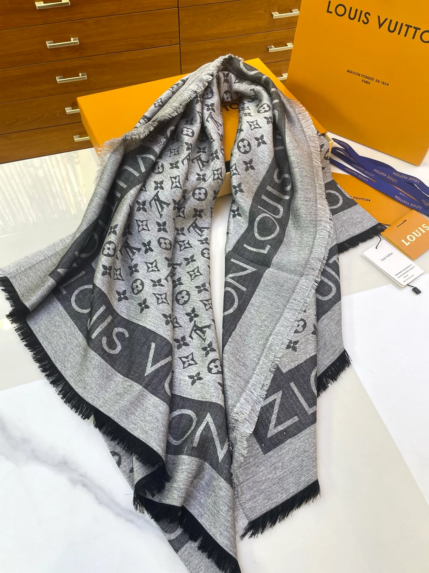 Шарфы Louis Vuitton 1981493