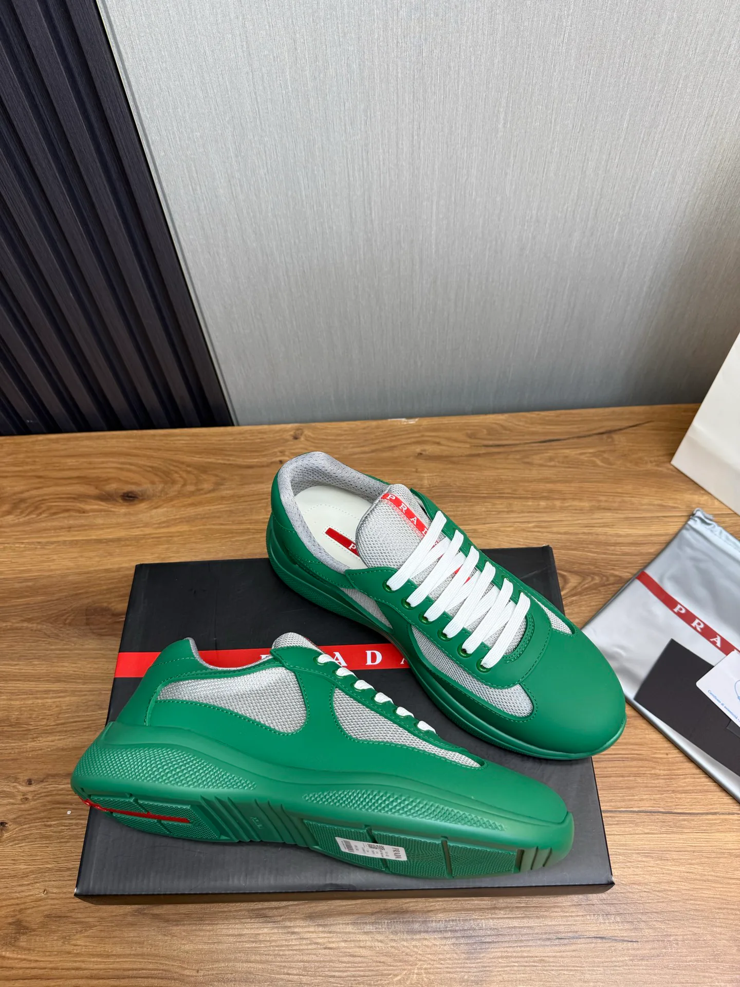 Кроссовки Женские Prada 1261592