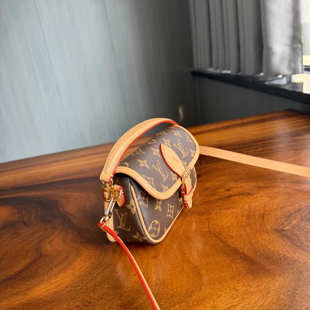 Классические Сумки Женские Louis Vuitton 1572250