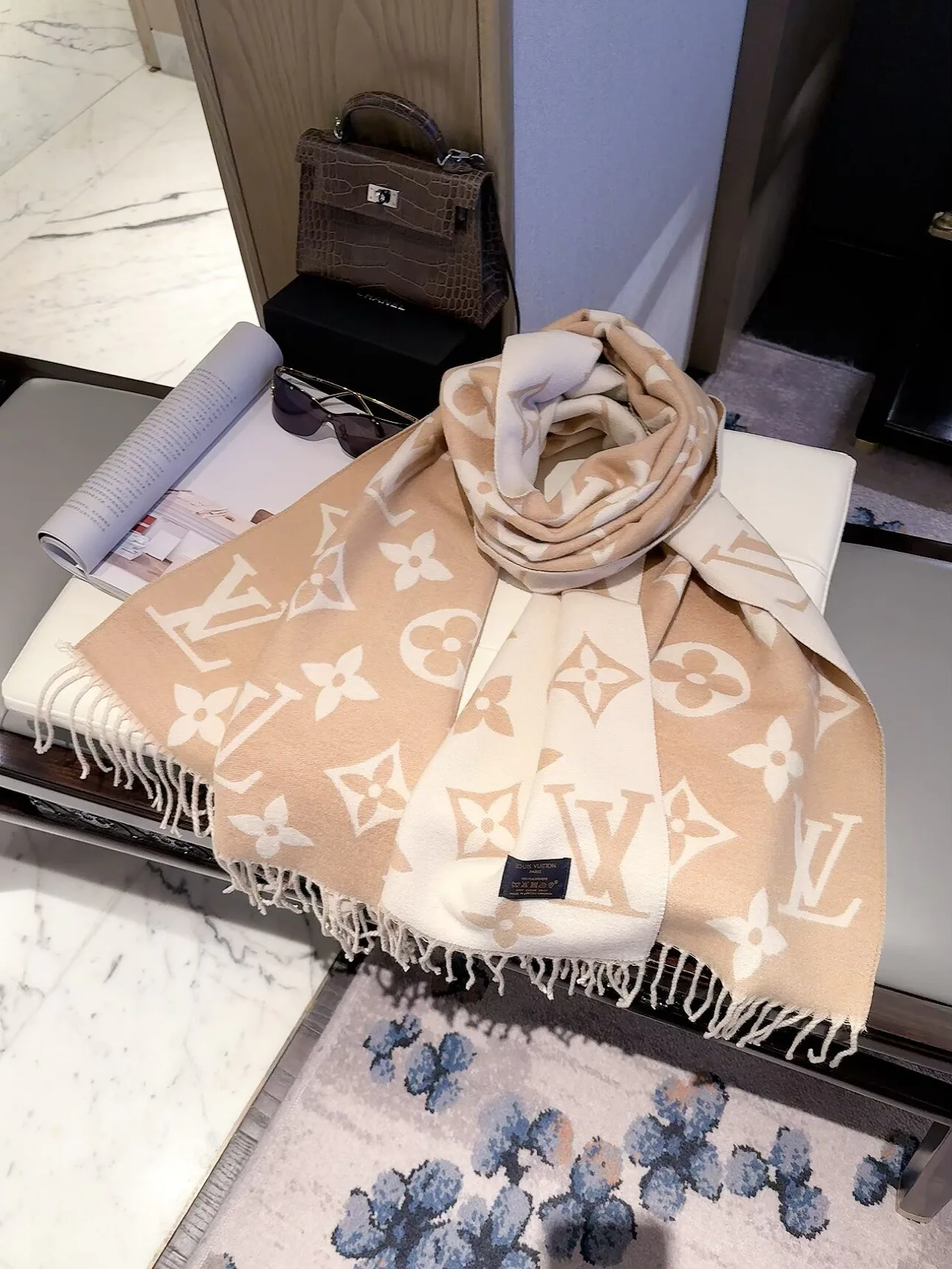 Шарфы Louis Vuitton 18322510
