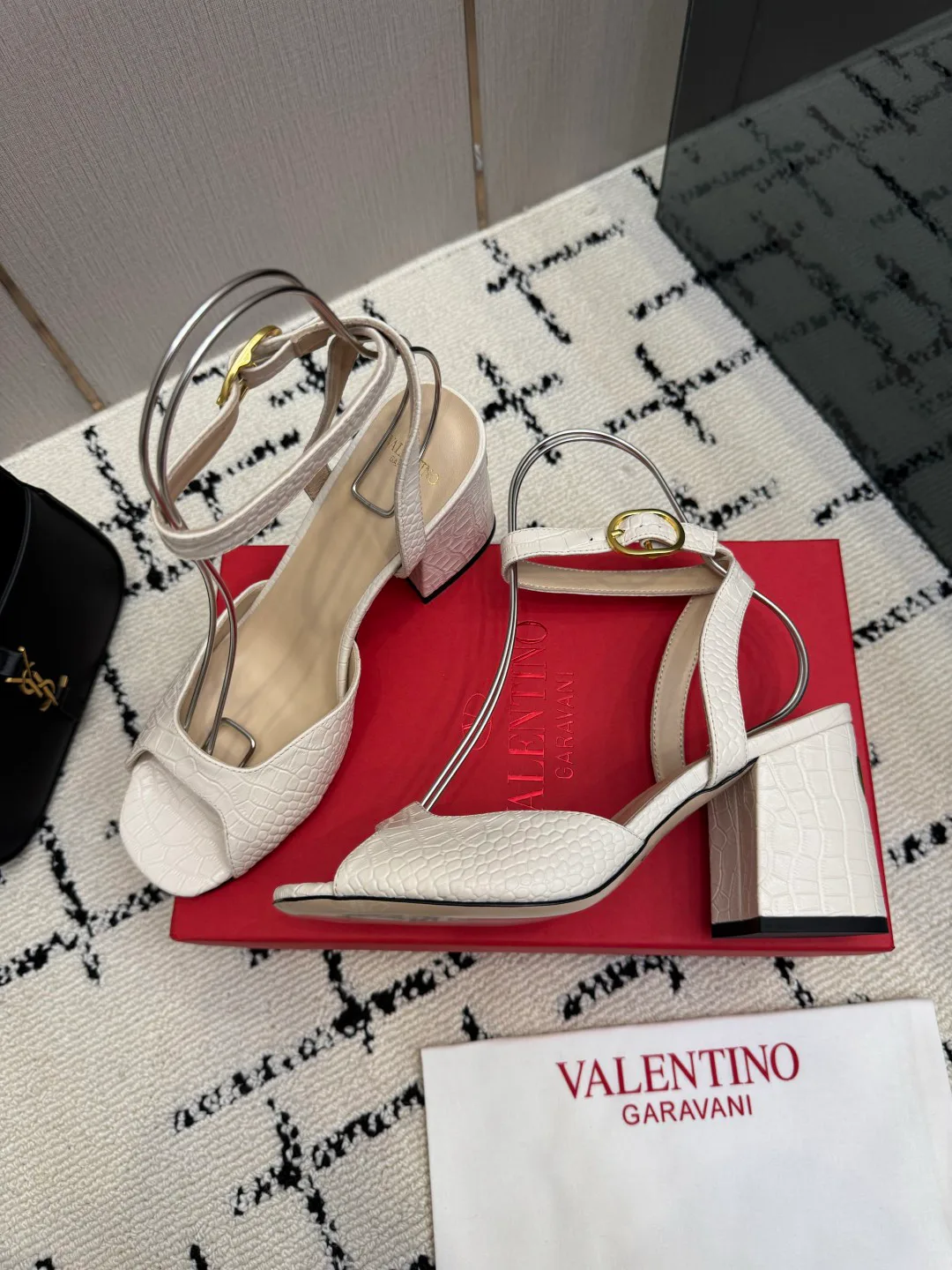 Босоножки Женские Valentino 18048994