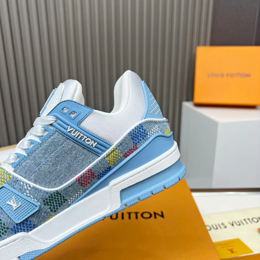 Кроссовки Женские Louis Vuitton 11707375