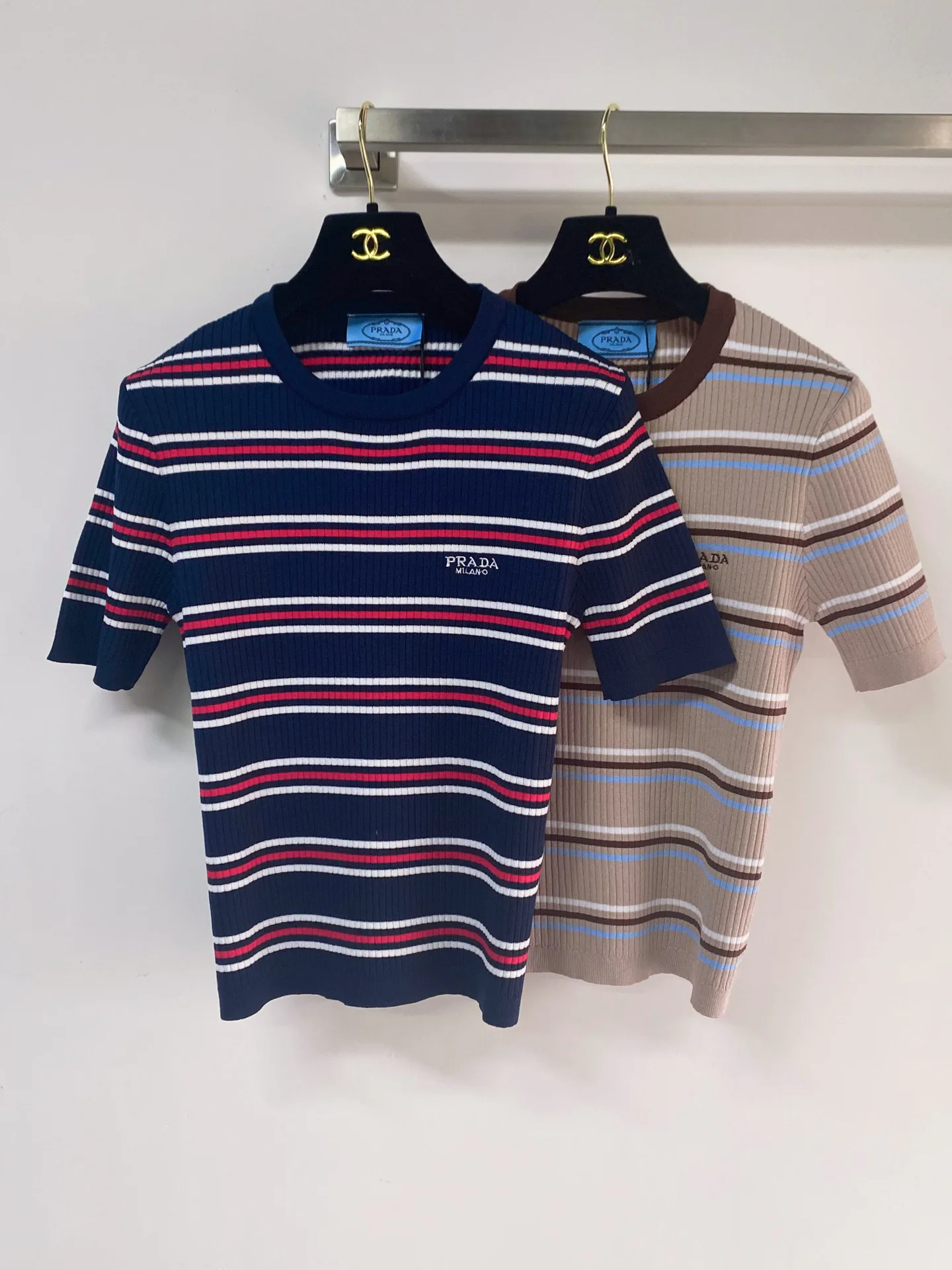 Футболки Женские Prada 13557614