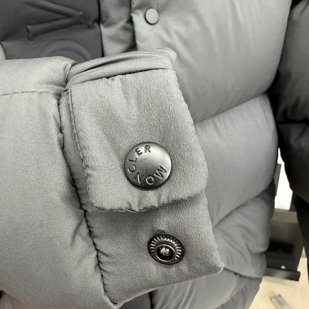 Куртки И Пуховики Женские Moncler 18415707