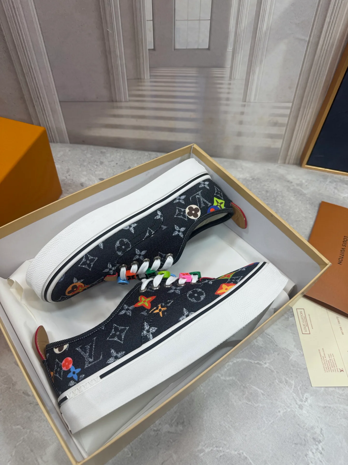 Кроссовки Мужские Louis Vuitton 18190068