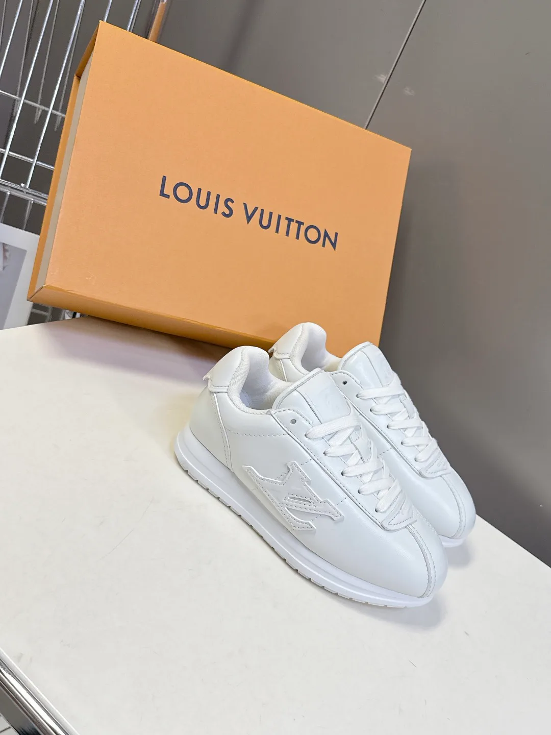 Кроссовки Женские Louis Vuitton 18005433