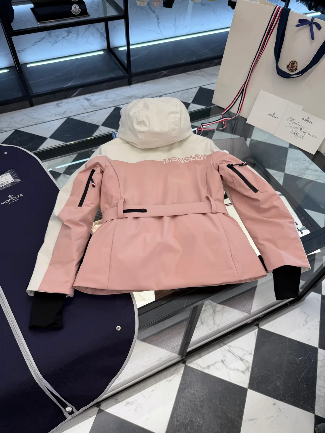 Куртки И Пуховики Женские Moncler 19336108