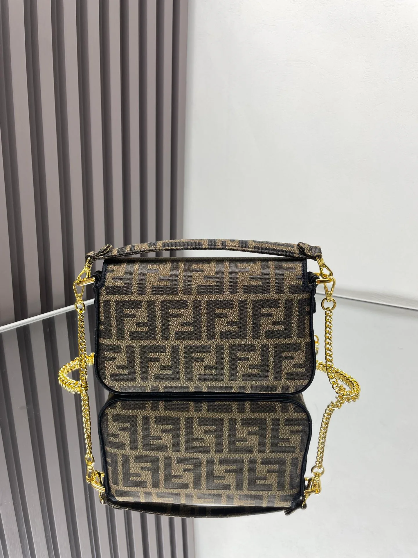 Классические Сумки Женские Fendi 13546254