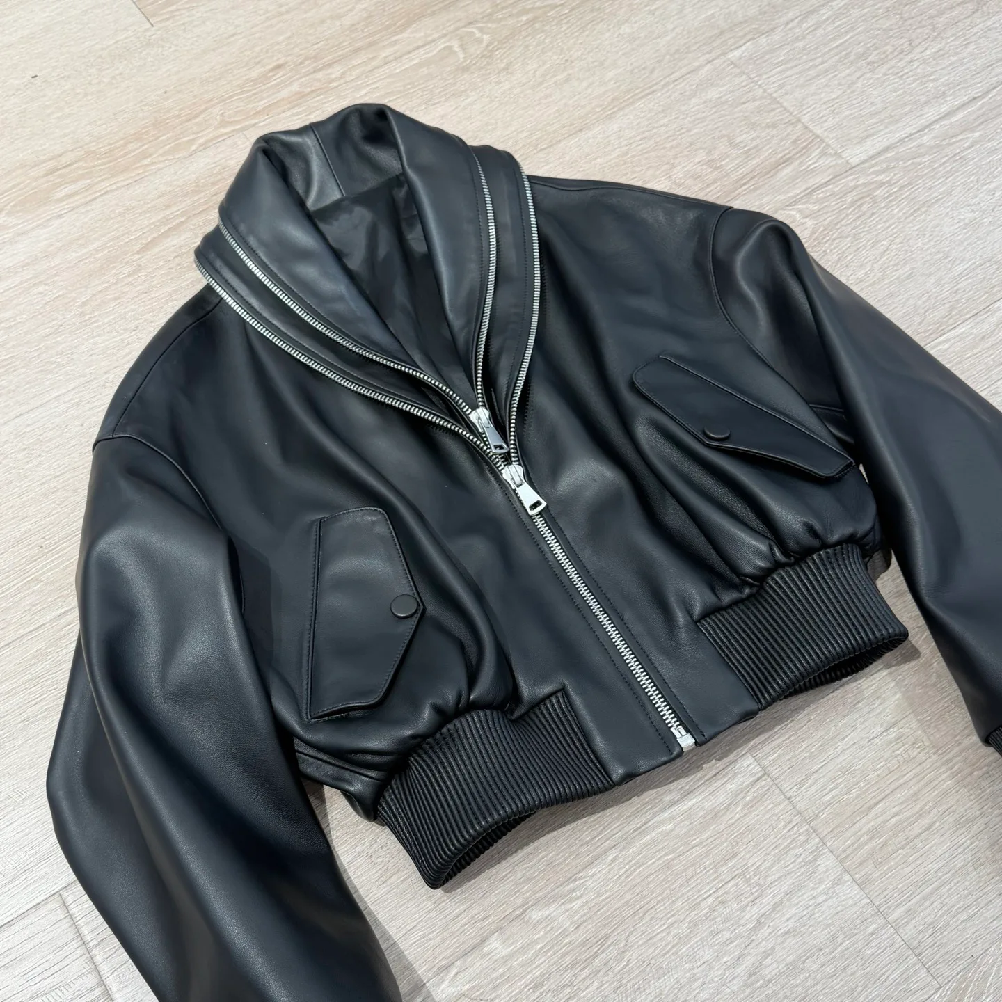 Кожаные Куртки И Дублёнки Женские Givenchy 13132566