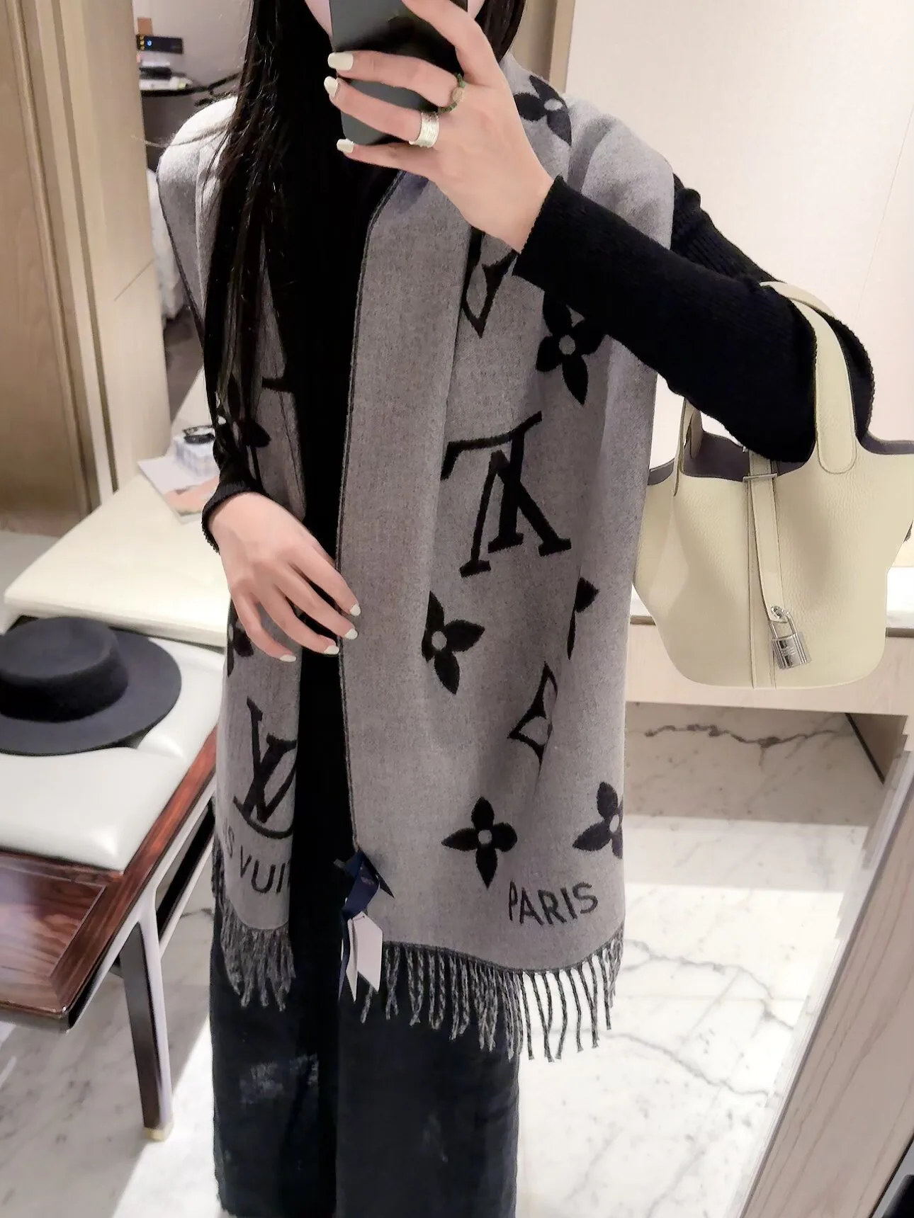 Шарфы Louis Vuitton 18450156