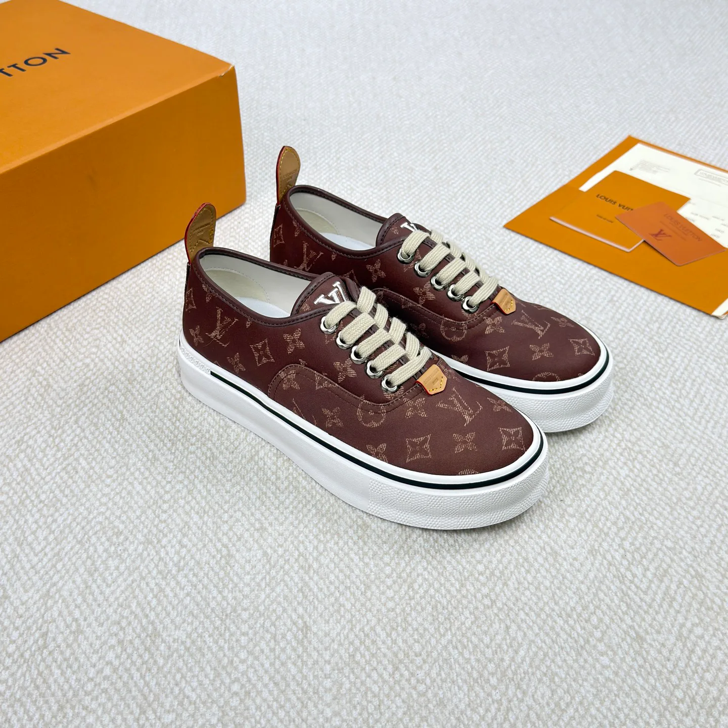 Кроссовки Мужские Louis Vuitton 18365151