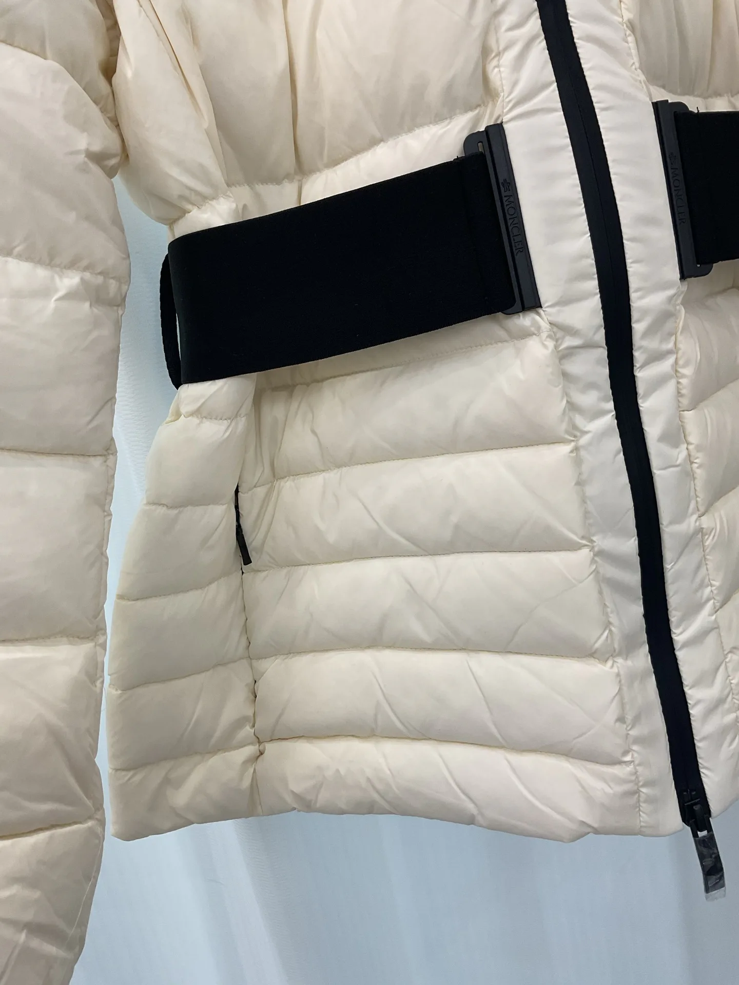 Куртки И Пуховики Женские Moncler 19567582