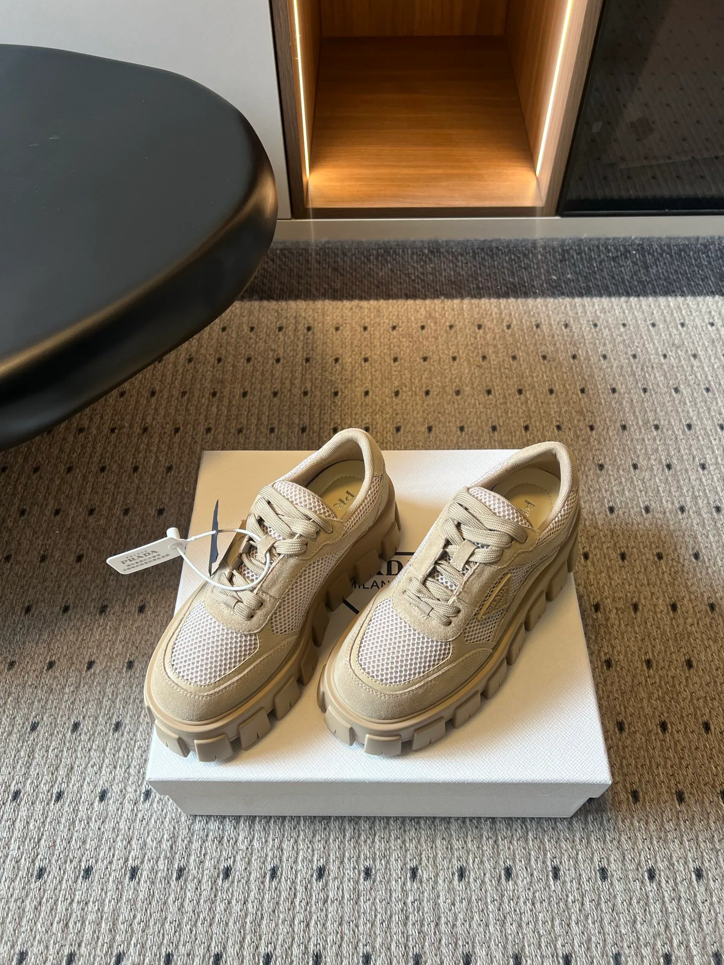 Кроссовки Женские Prada 17961571