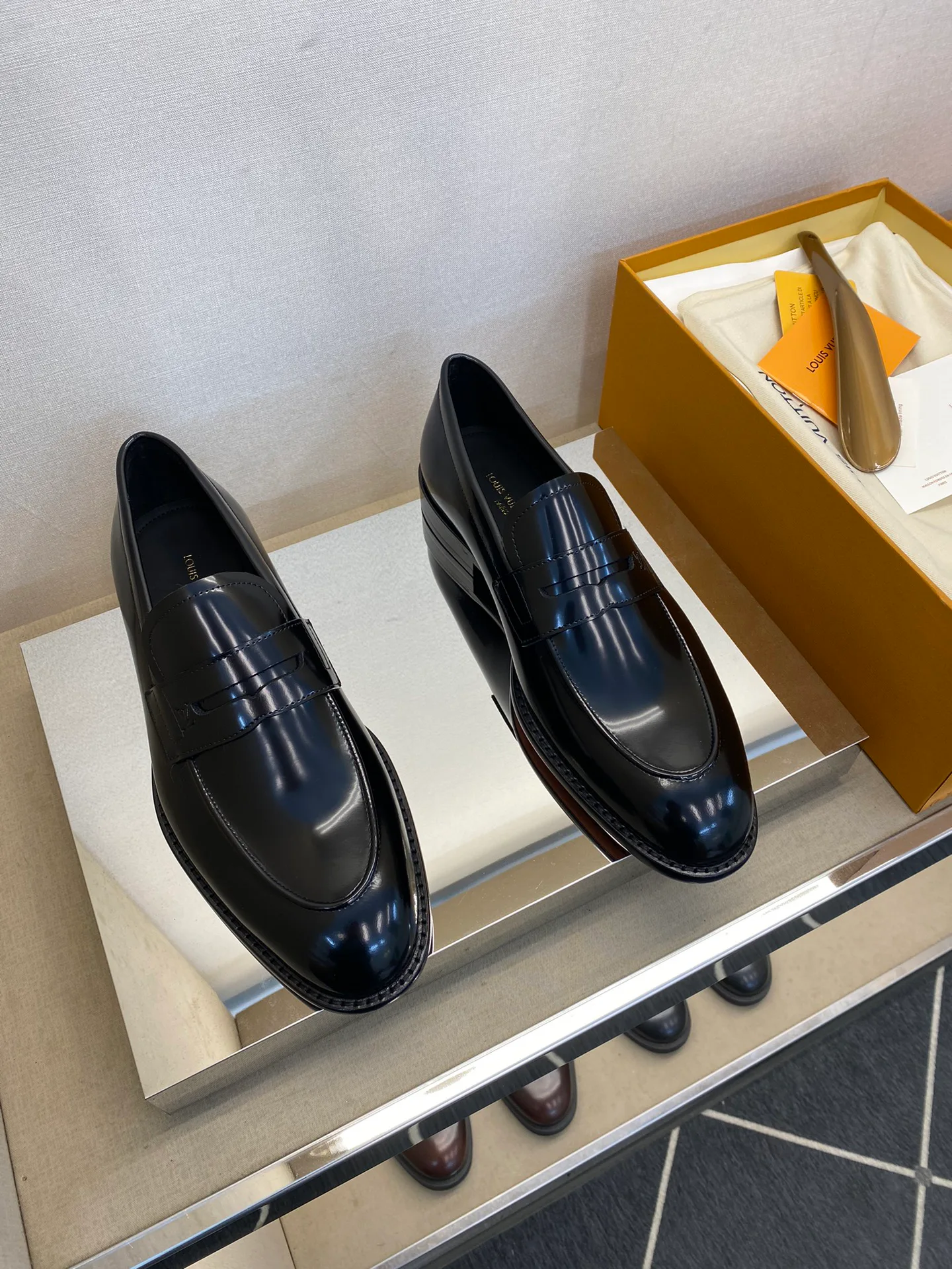 Лоферы И Туфли Мужские Louis Vuitton 18079174